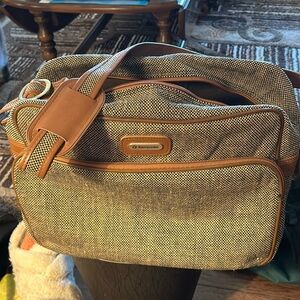 Like new vintage 1981, Samsonite carryon bag!